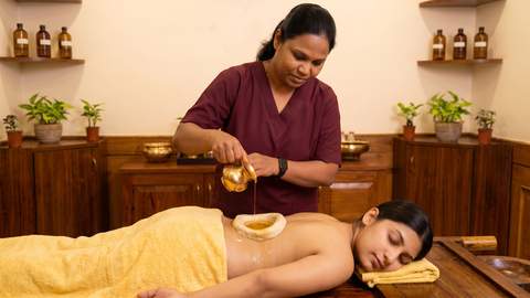 Kati Basti for knee joint pain and arthritis at Herbal Hills Center, Mumbai