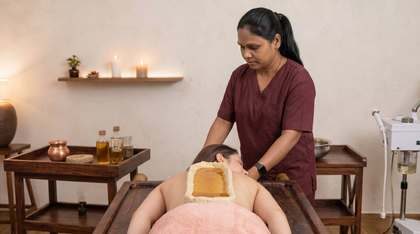 Pristha Basti – one of the Ayurvedic therapies at Herbal Hills Center, Mumbai